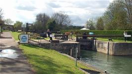 Eynsham Lock, on the Thames path from Swinford Bridge, 